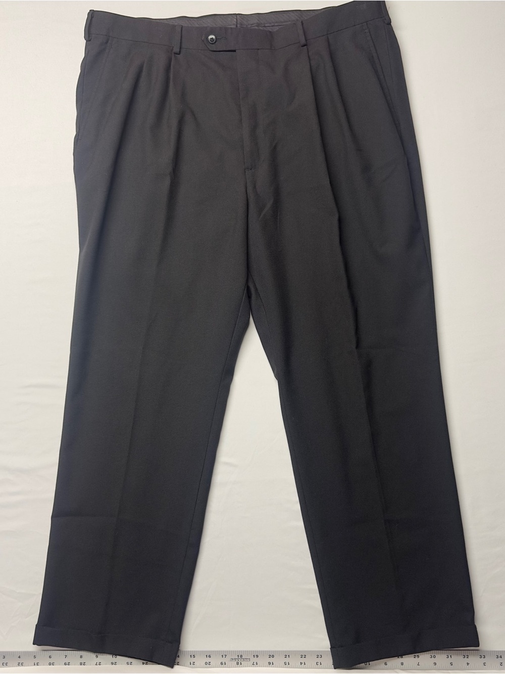 42x 30 Men’s Black Pleated Dress Pants.